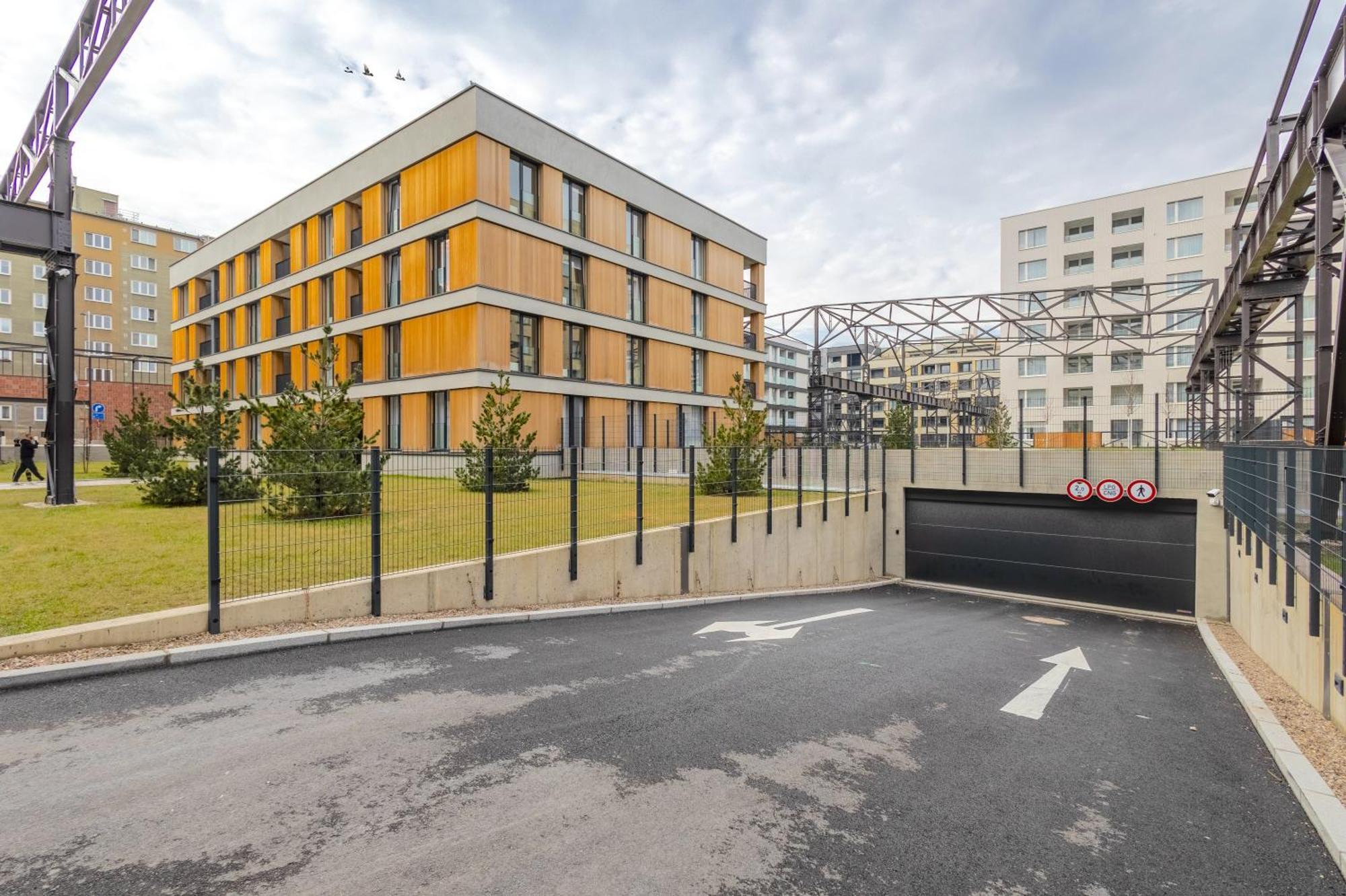 Design Apartment - Balcony, Free Parking, Yoga, 10 Mins To Center, By Gravity Prague — Photos 1